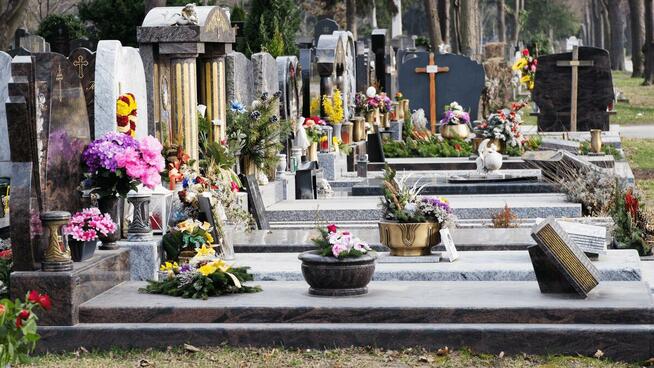 Sprzątanie Grobów Nagrobków Legnica Lubin Obora