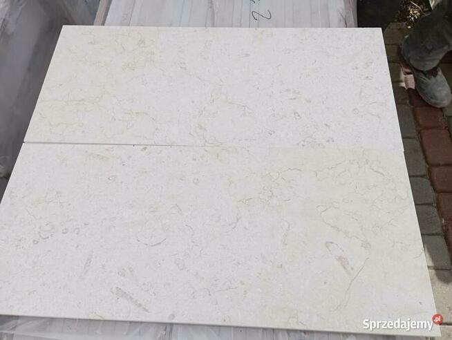 Płytki marmurowe GIALLO ATLANTIDE pasy 1 cm szczotka