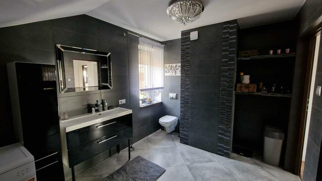 Niegowoniczki dom o wysoki standardzie, piękna działka