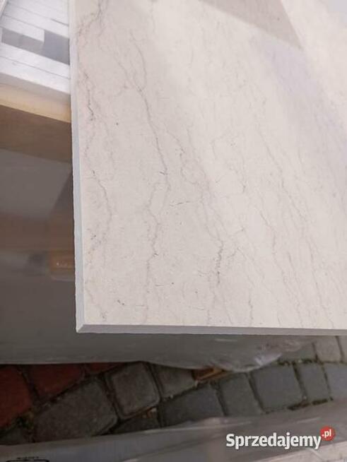 Płytki marmurowe PERLINO pasy 1,5 cm poler