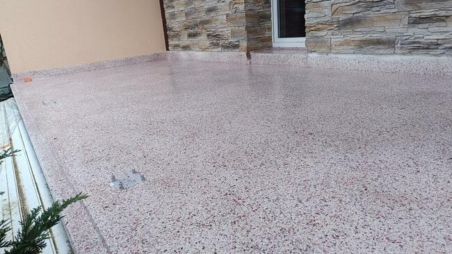 Posadzki żywiczne na balkony i tarasy IMITUJĄCE GRANIT