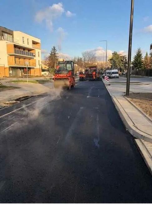 Budowa dróg, asfaltowanie, łatanie dziur, układanie asfaltu