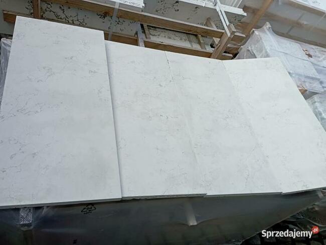 Płytki marmurowe BIANCONE pasy 2 cm szczotka