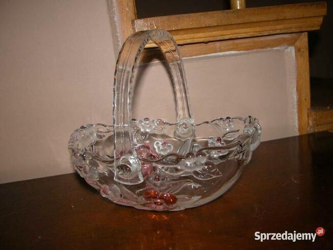 szklany kosz w kwiatki