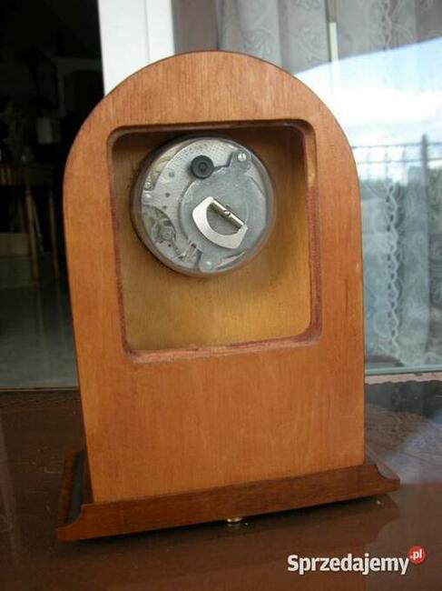 stary zegar halle mechaniczny