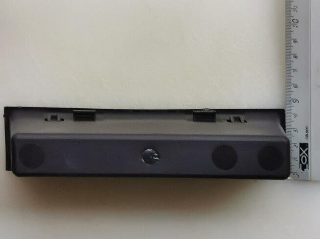 kieszeń wypełniająca wnękę na radio DIN2 z radiem DIN1