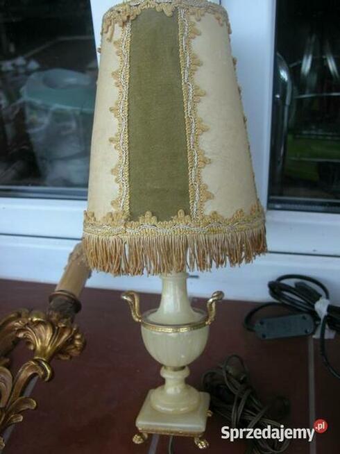 lampka lampa z kamienia na lwich łapkach