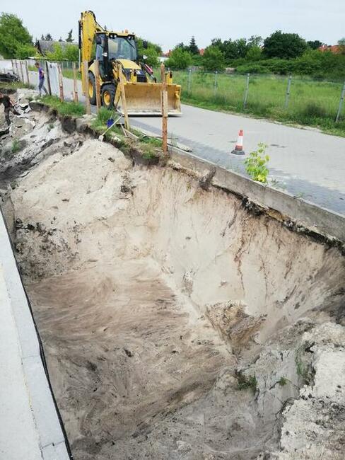 Usługi koparko ładowarką, transport wywrotkami piasku, ziemii