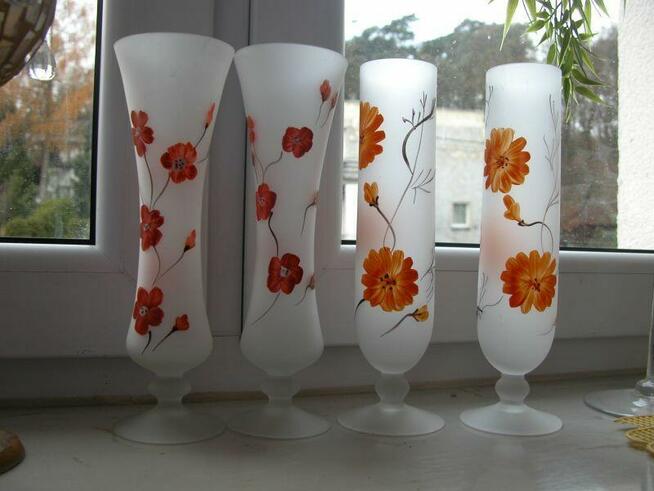 szklane i ręczie malowane flakony