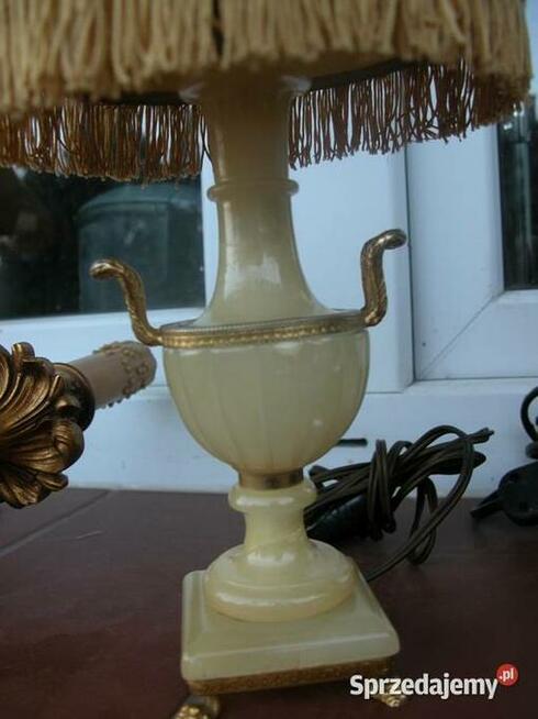 lampka lampa z kamienia na lwich łapkach