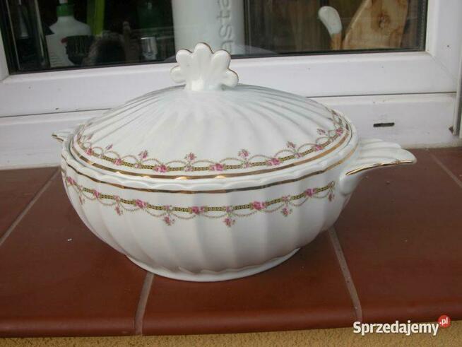 porcelanowa waza sygnowana