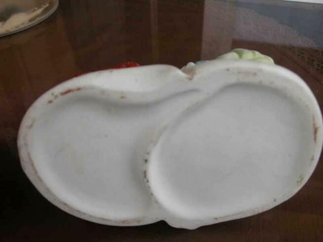 figurka parka przy stole -stylowa