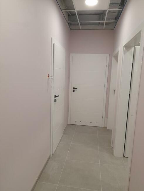 Dopasowanie drzwi do starej ościeżnicy, montaż drzwi, podlug