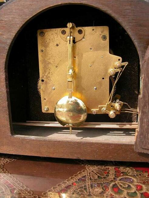 stary zegar kominkowy