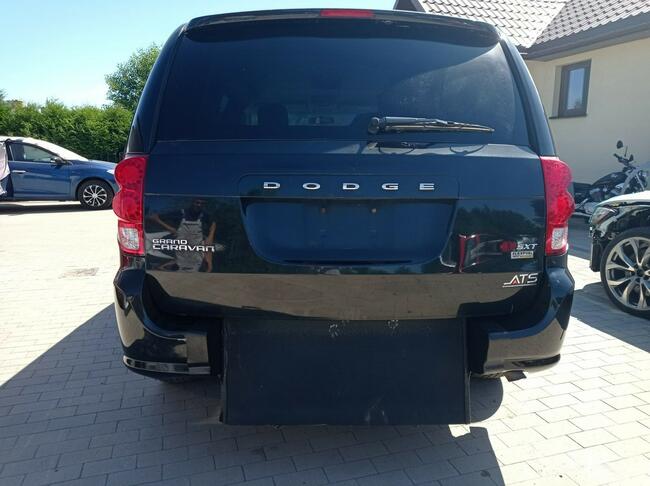 Dodge Caravan przystosowany do przewozu osoby na wózku