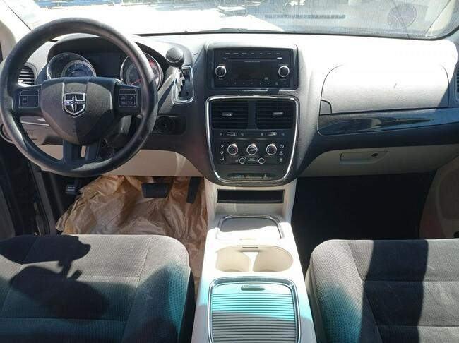 Dodge Caravan przystosowany do przewozu osoby na wózku