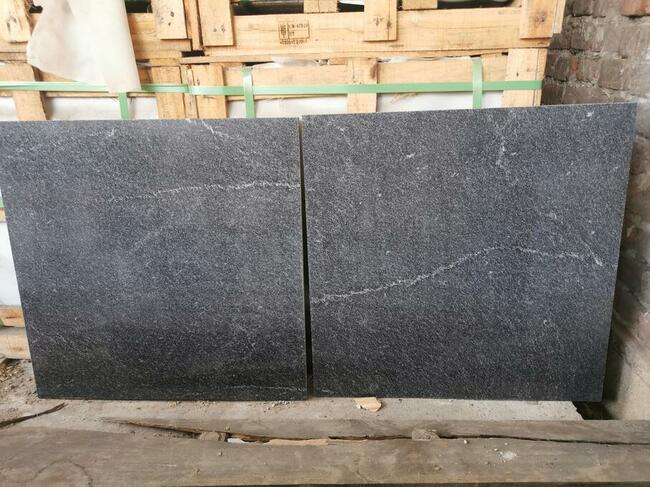 Płytki granitowe SNOW LEOPARD 60x60x1,5 poler