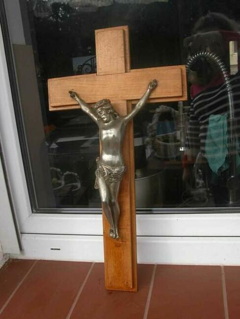 krzyż z drewna krucyfiks