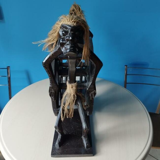 Gargulce i inne figurki.