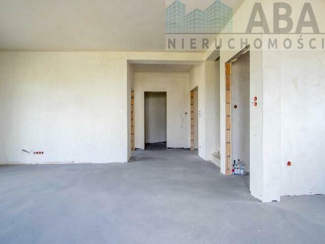 Sprzedam przestronny budynek mieszkalny z garażem - Rychwał