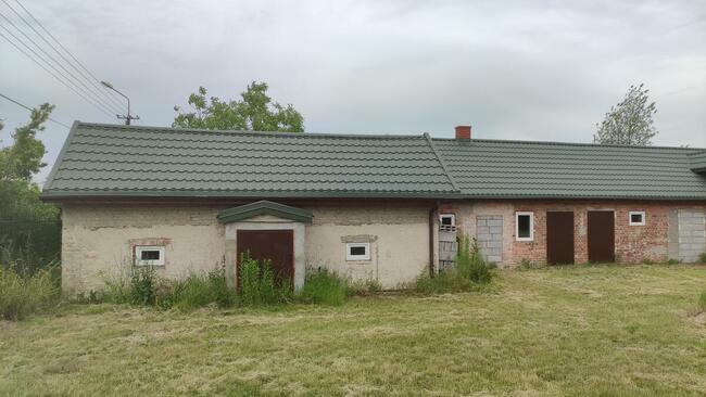 SIEDLISKO Z DWOMA DODATKOWYMI DZIAŁKAMI