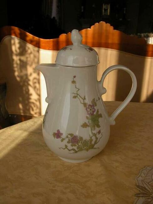 porcelanowy dzbanek kahla