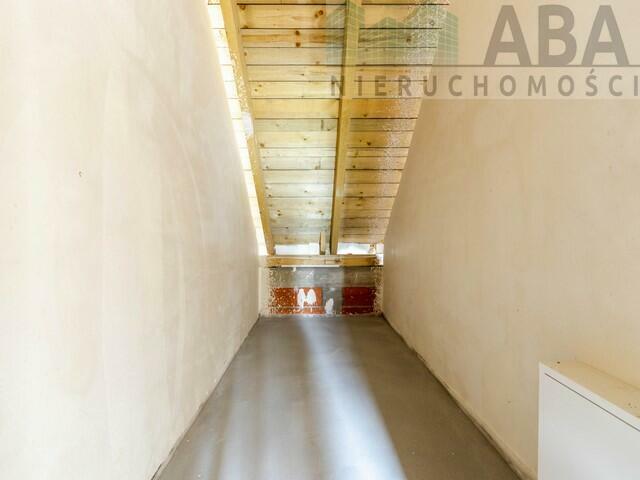 Sprzedam przestronny budynek mieszkalny z garażem - Rychwał