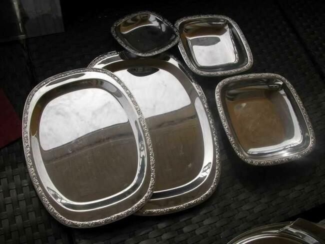 tace i miseczki z pięknym wykończeniem