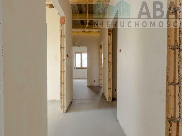 Sprzedam przestronny budynek mieszkalny z garażem - Rychwał