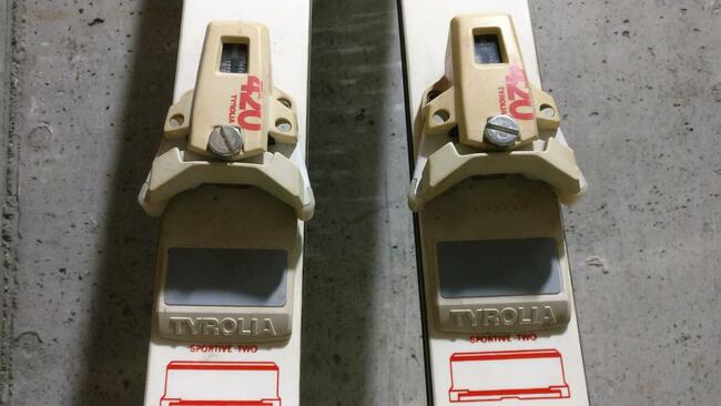 Narty Maxel Sportive Two z wiązaniami Tyrolia 420 + kijki