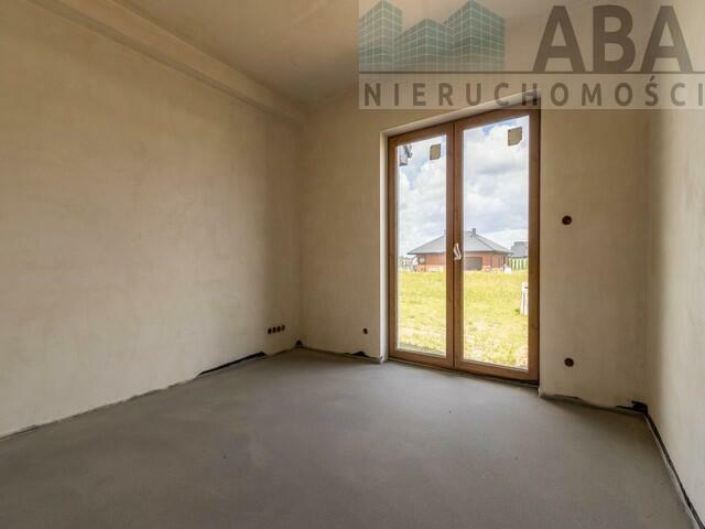 Sprzedam przestronny budynek mieszkalny z garażem - Rychwał