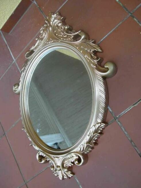 kolekcjonerskie i zdobne lustro