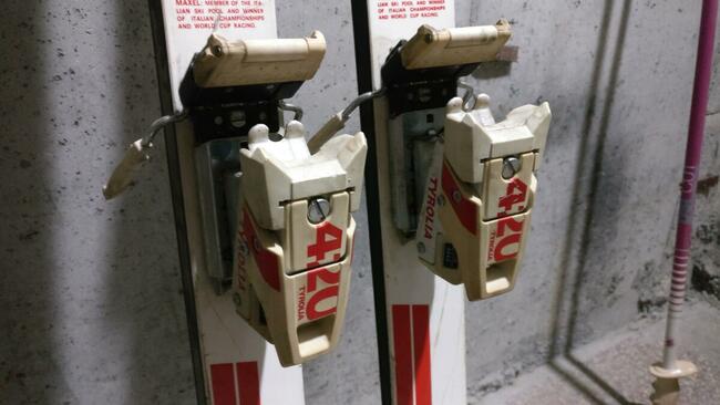 Narty Maxel Sportive Two z wiązaniami Tyrolia 420 + kijki