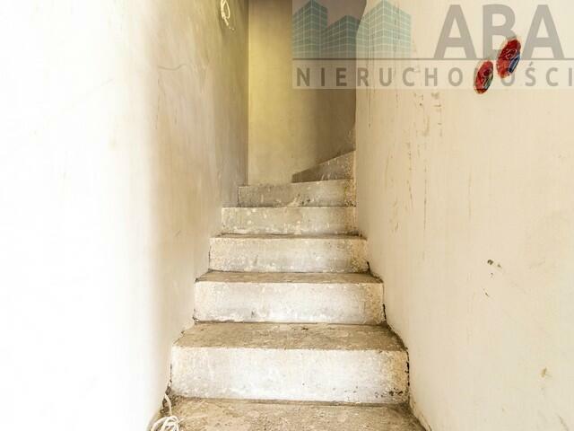 Sprzedam przestronny budynek mieszkalny z garażem - Rychwał