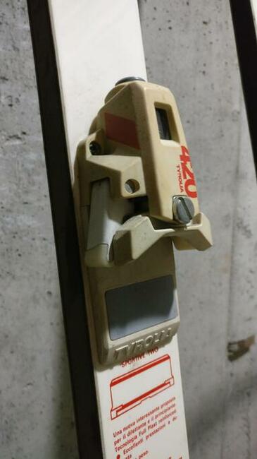 Narty Maxel Sportive Two z wiązaniami Tyrolia 420 + kijki