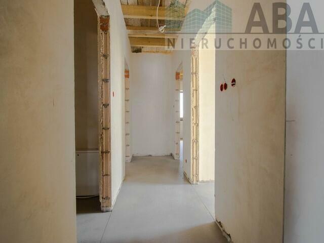 Sprzedam przestronny budynek mieszkalny z garażem - Rychwał