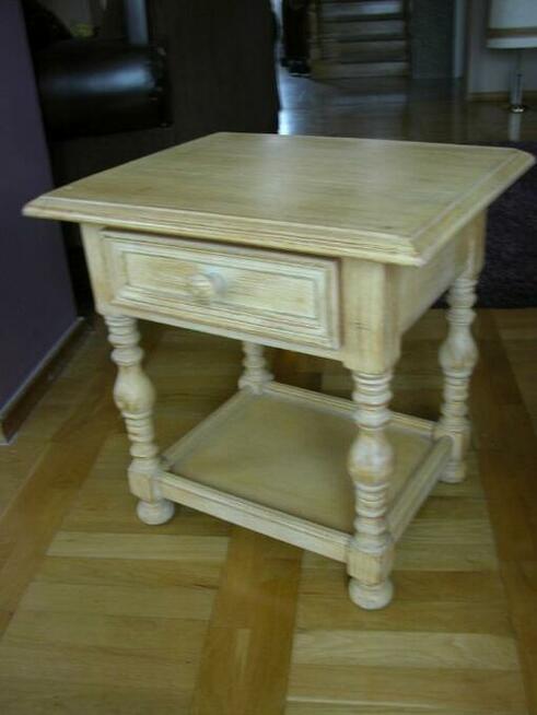 drewniana szafka z szufladką