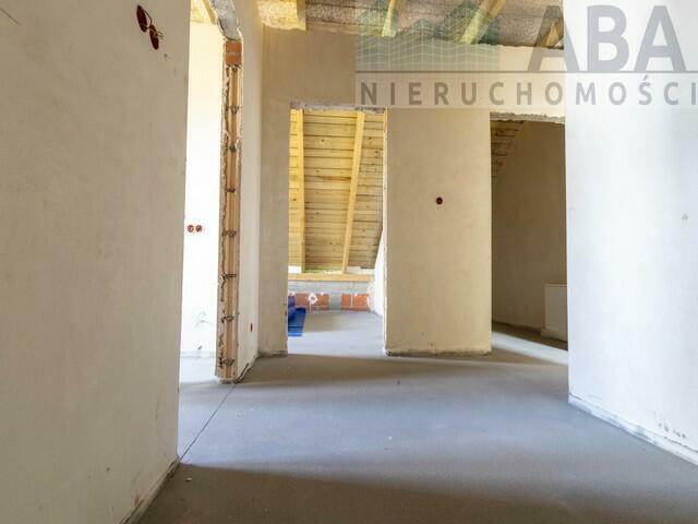 Sprzedam przestronny budynek mieszkalny z garażem - Rychwał