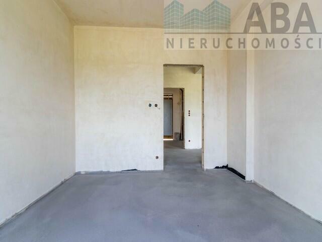 Sprzedam przestronny budynek mieszkalny z garażem - Rychwał