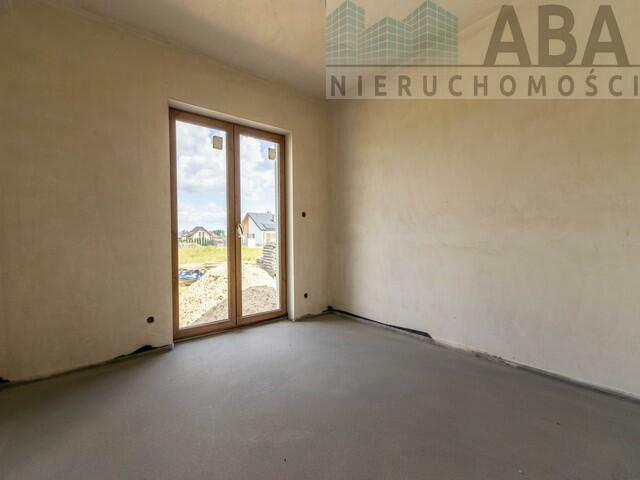 Sprzedam przestronny budynek mieszkalny z garażem - Rychwał