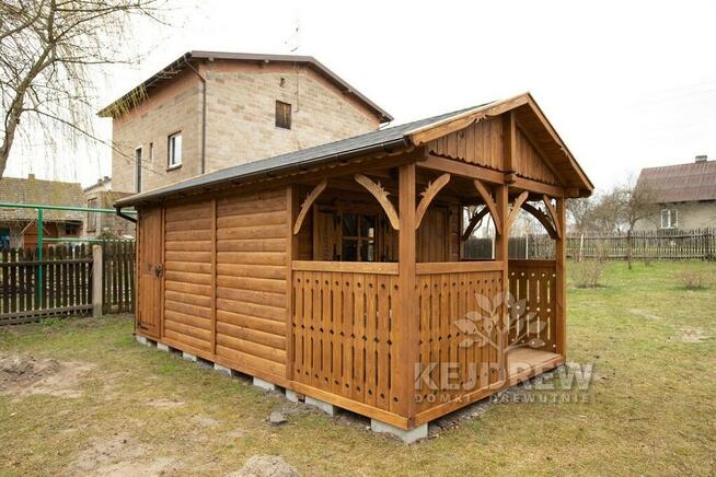 Drewniana zabudowa śmietnika śmietnik segregacja odpadów