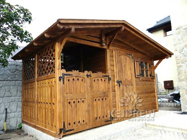 Zamykana drewutnia z góralskim domkiem drewnianym domek