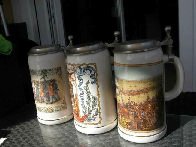 stary olbrzymi kufel