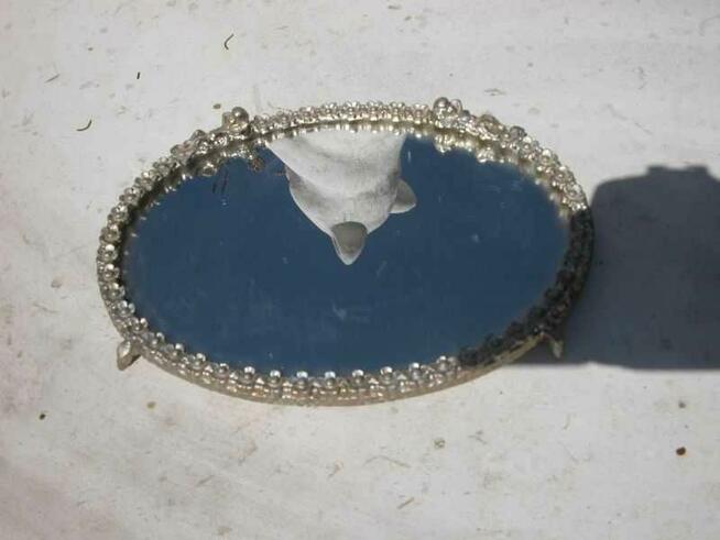 stara podkładka z lustrem na biżuterię