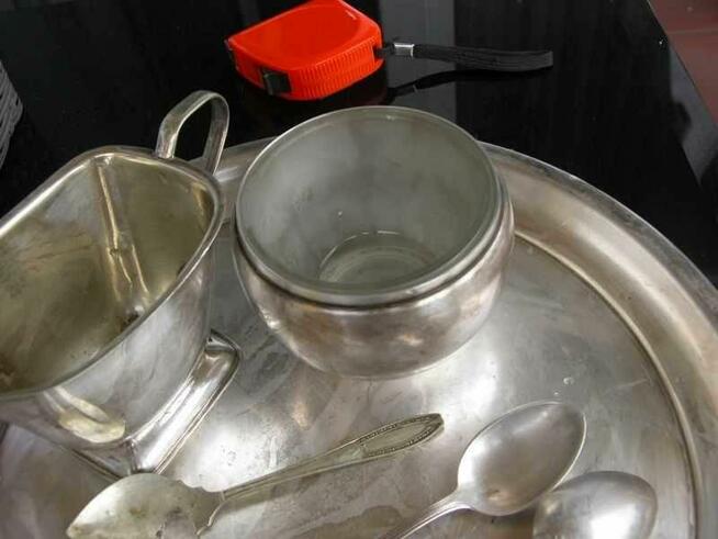 stare sygnowane platery na tacy