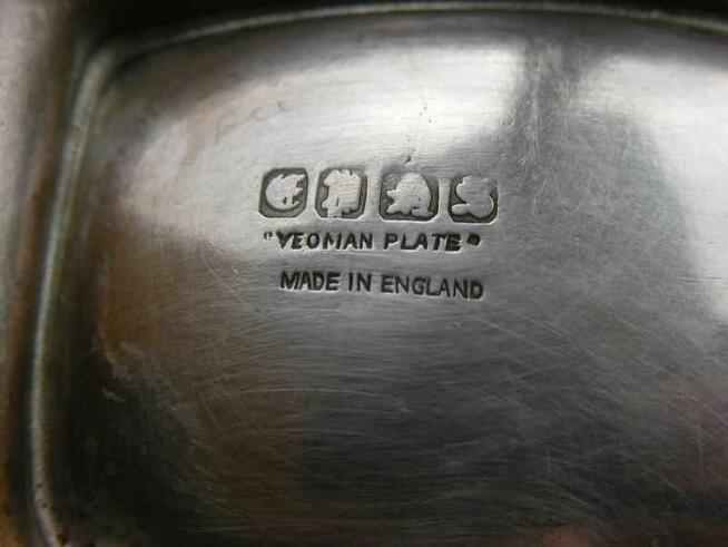 stare sygnowane platery na tacy