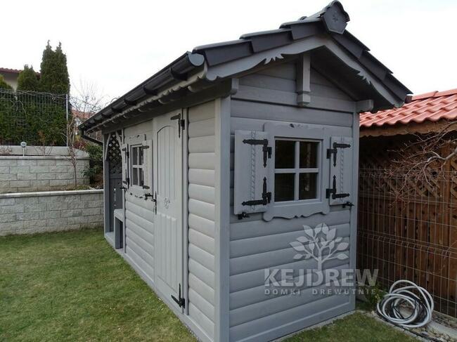 Drewniana zabudowa śmietnika śmietnik segregacja odpadów