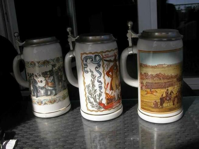 stary olbrzymi kufel