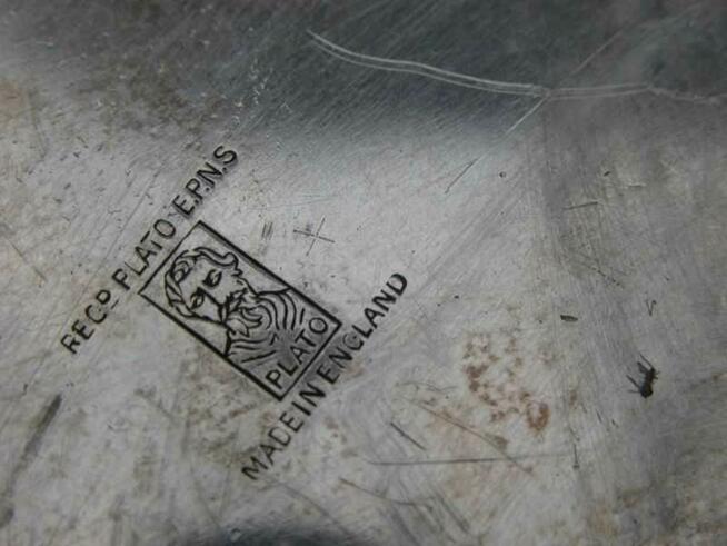 stare sygnowane platery na tacy