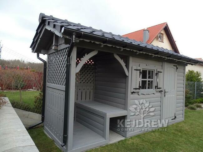 Zamykana drewutnia z góralskim domkiem drewnianym domek